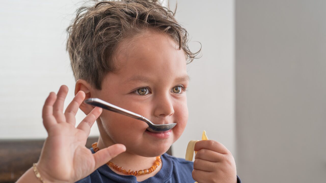 子どものスプーンいつからおすすめ