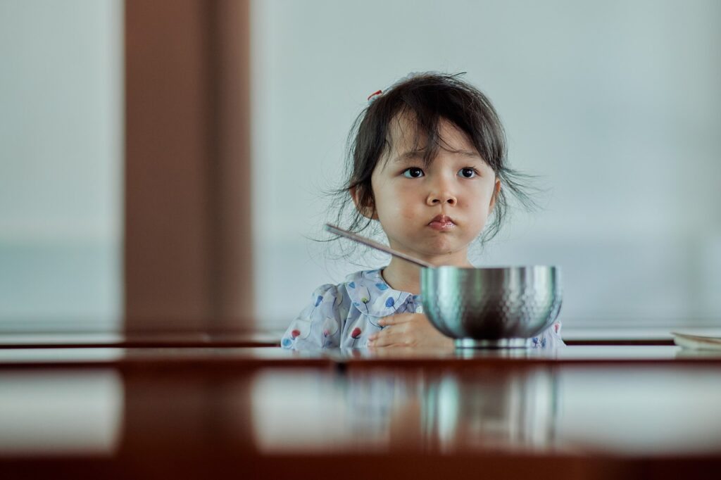 給食食べない子の対応