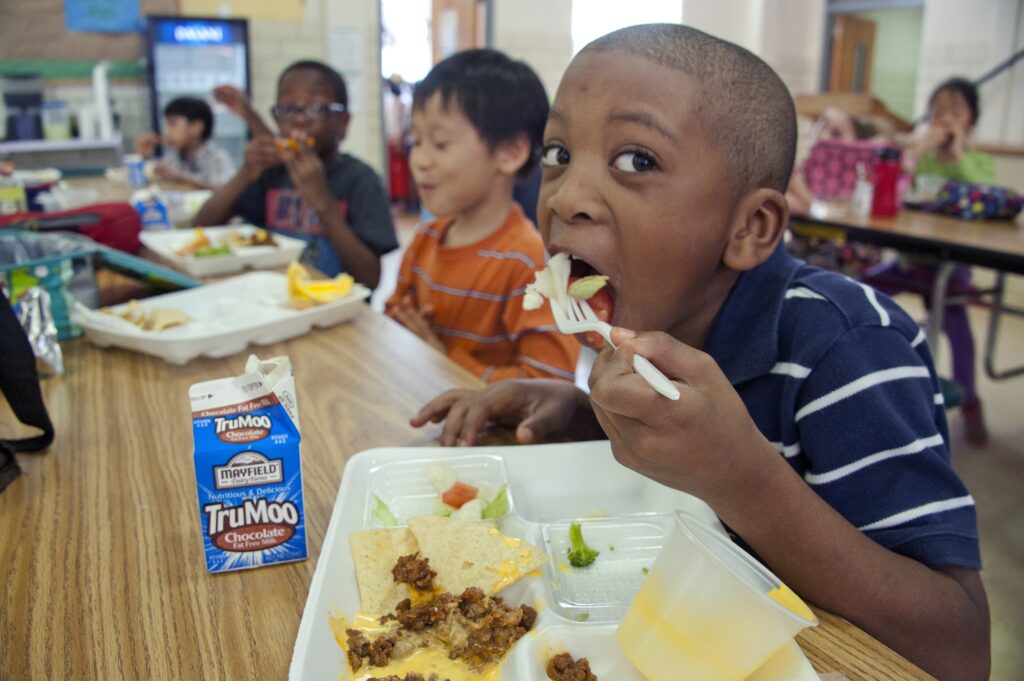 幼稚園で給食食べない子